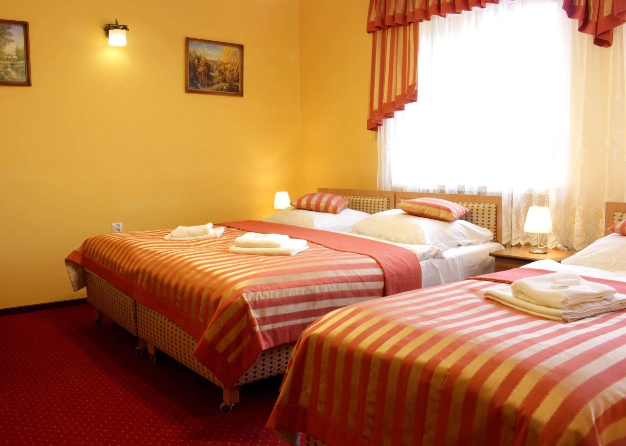 Hotel Dukat Biała Podlaska Exterior foto